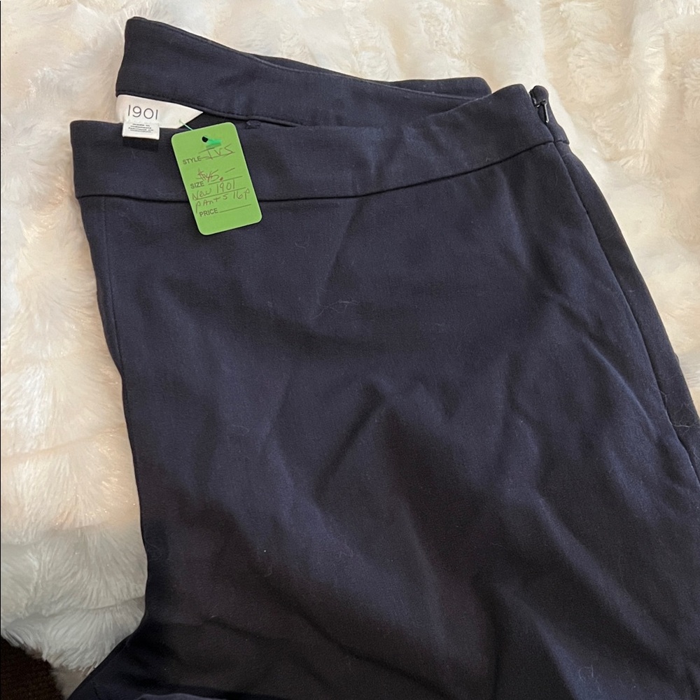 1901 Dark Navy Straight Cropped Slacks